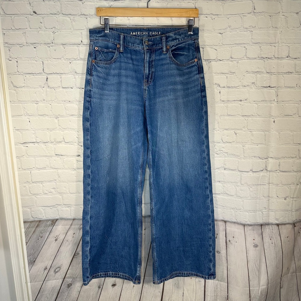 American Eagle Low Rise Ultra Wide Leg Strigid Jeans Medium Wash Blue Baggy 4